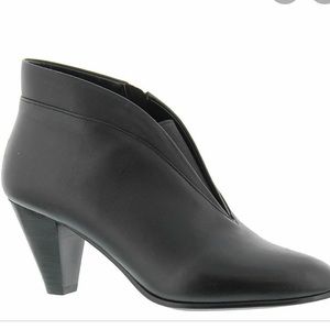 David Tate Black Leather Bootie 8.5 M